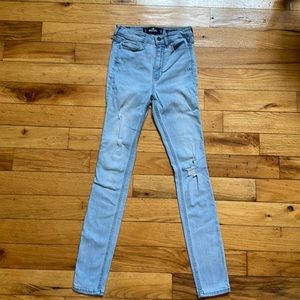 Hollister Ultra High Rise Hollister Classic Stretch size 24 waist, 30 length